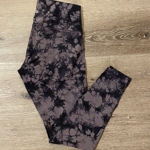 Lululemon Aligns size 10